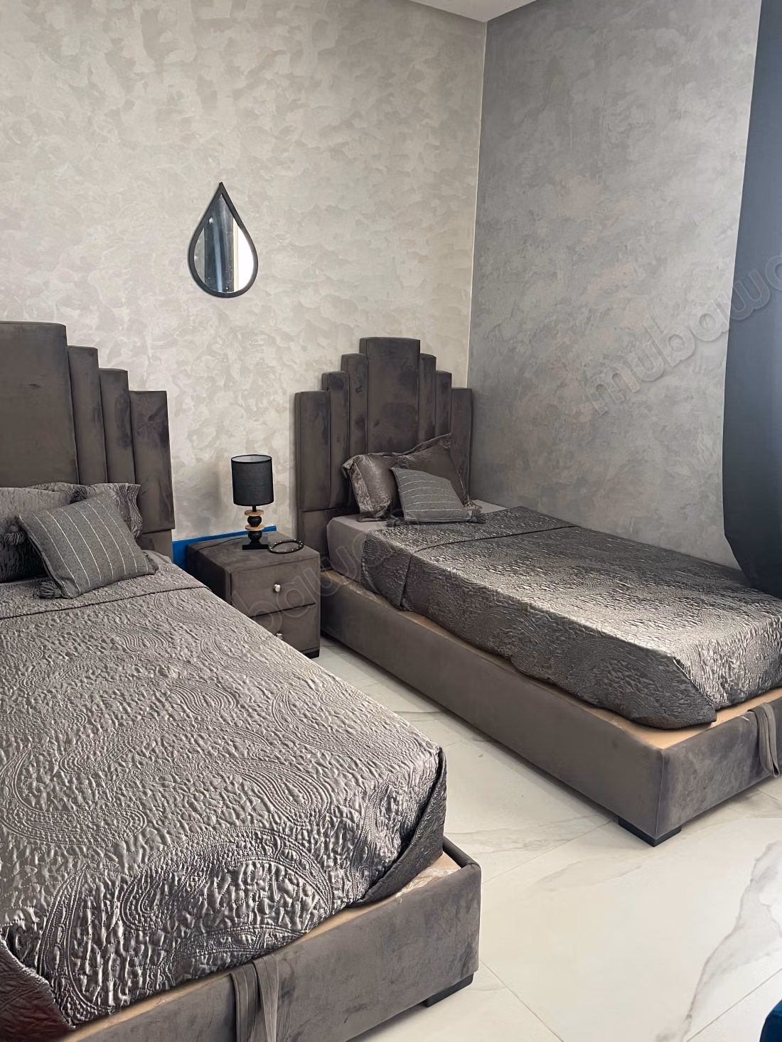 Appartement à louer à Bab Al Bahar. 3 chambres. Porte sécurisée, quartier sécurisé
