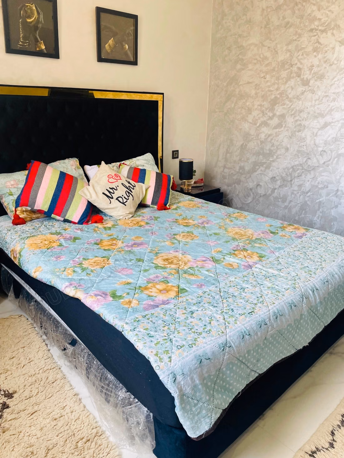 Appartement à louer à Bab Al Bahar. 3 chambres. Porte sécurisée, quartier sécurisé