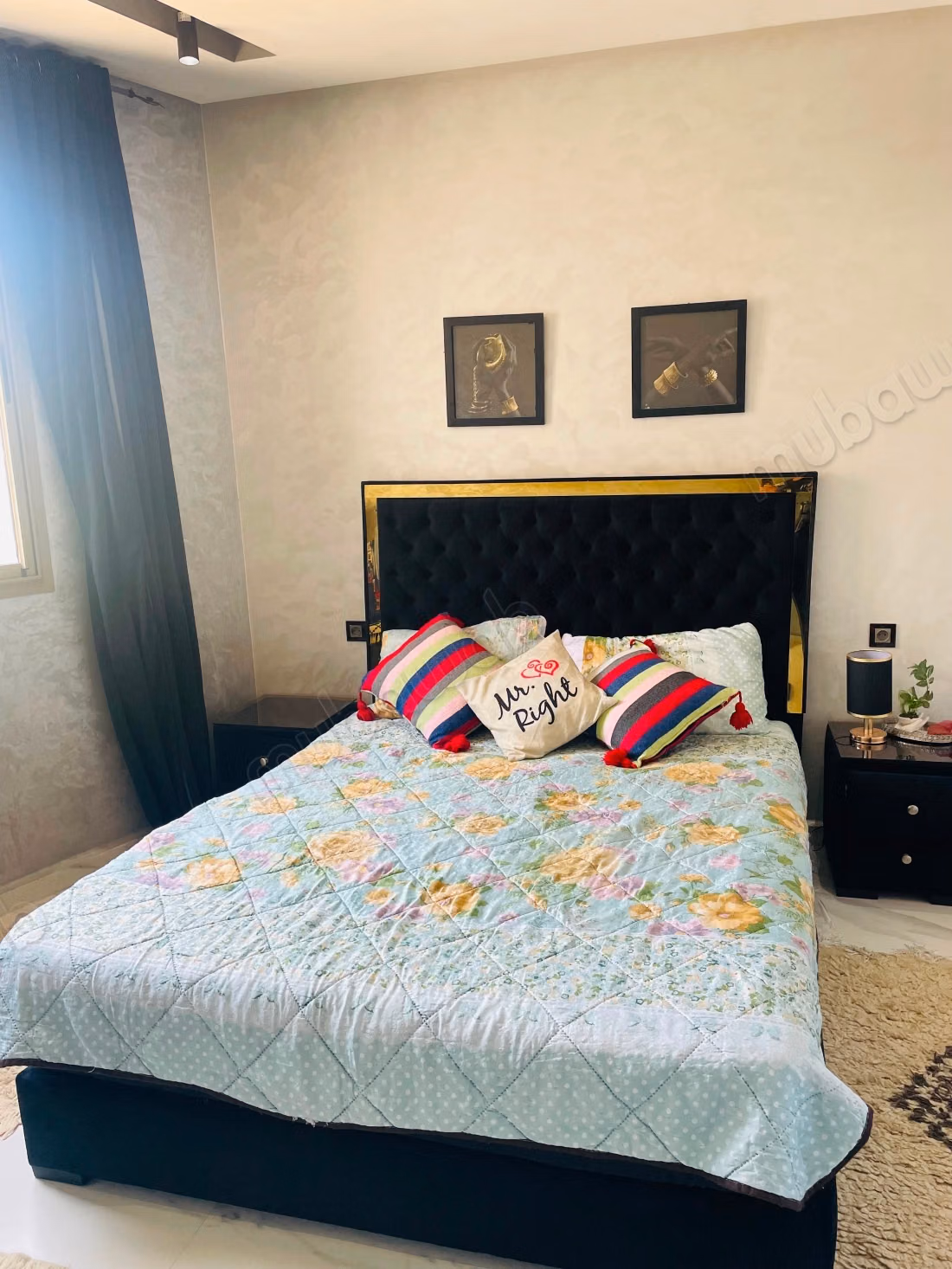 Appartement à louer à Bab Al Bahar. 3 chambres. Porte sécurisée, quartier sécurisé