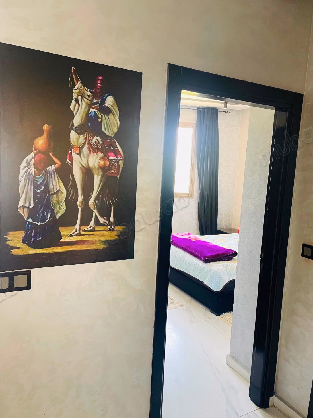 Appartement à louer à Bab Al Bahar. 3 chambres. Porte sécurisée, quartier sécurisé