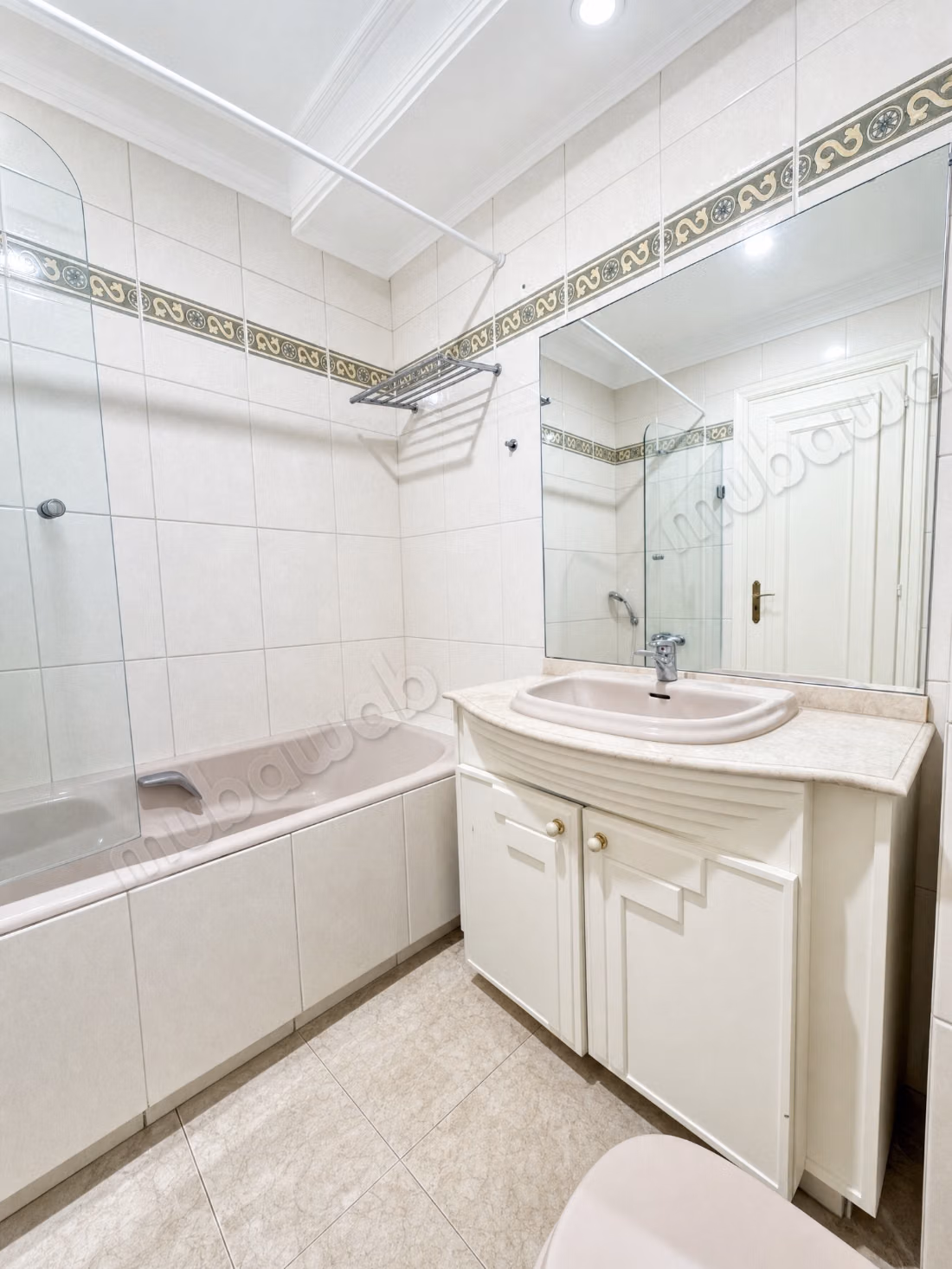 3-bedroom apartment for rent in the Golden Triangle