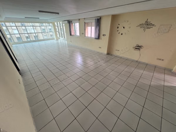 Office space of 120 m² for rent, city center