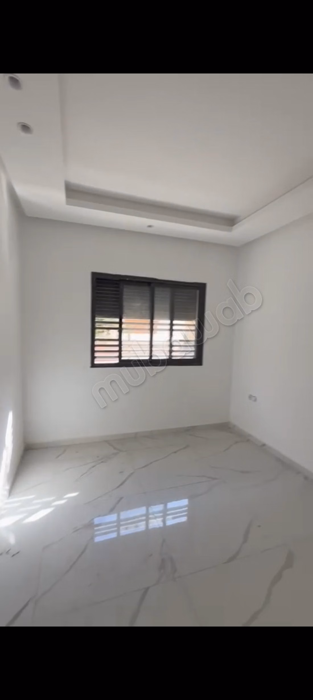 Appartement en vente à Bir Rami Est. 
3 chambres
