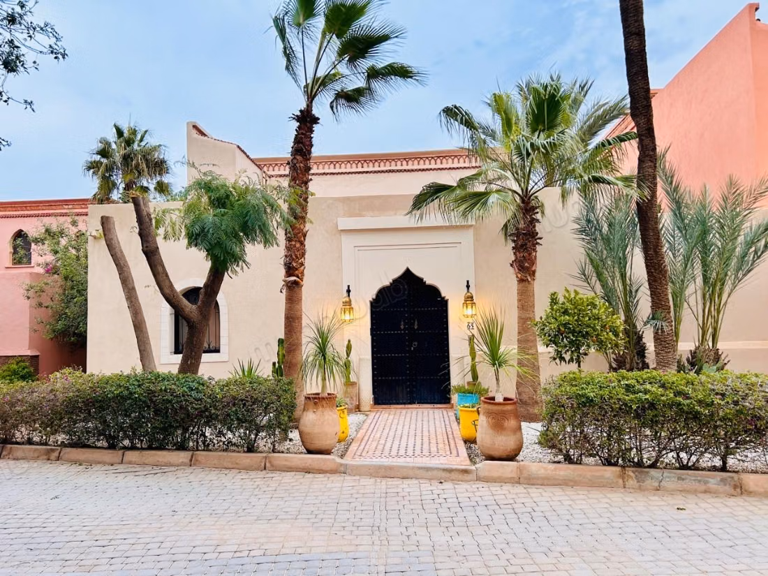 Venta de villa de lujo en Ennakhil Palmeraie. 6 habitaciones