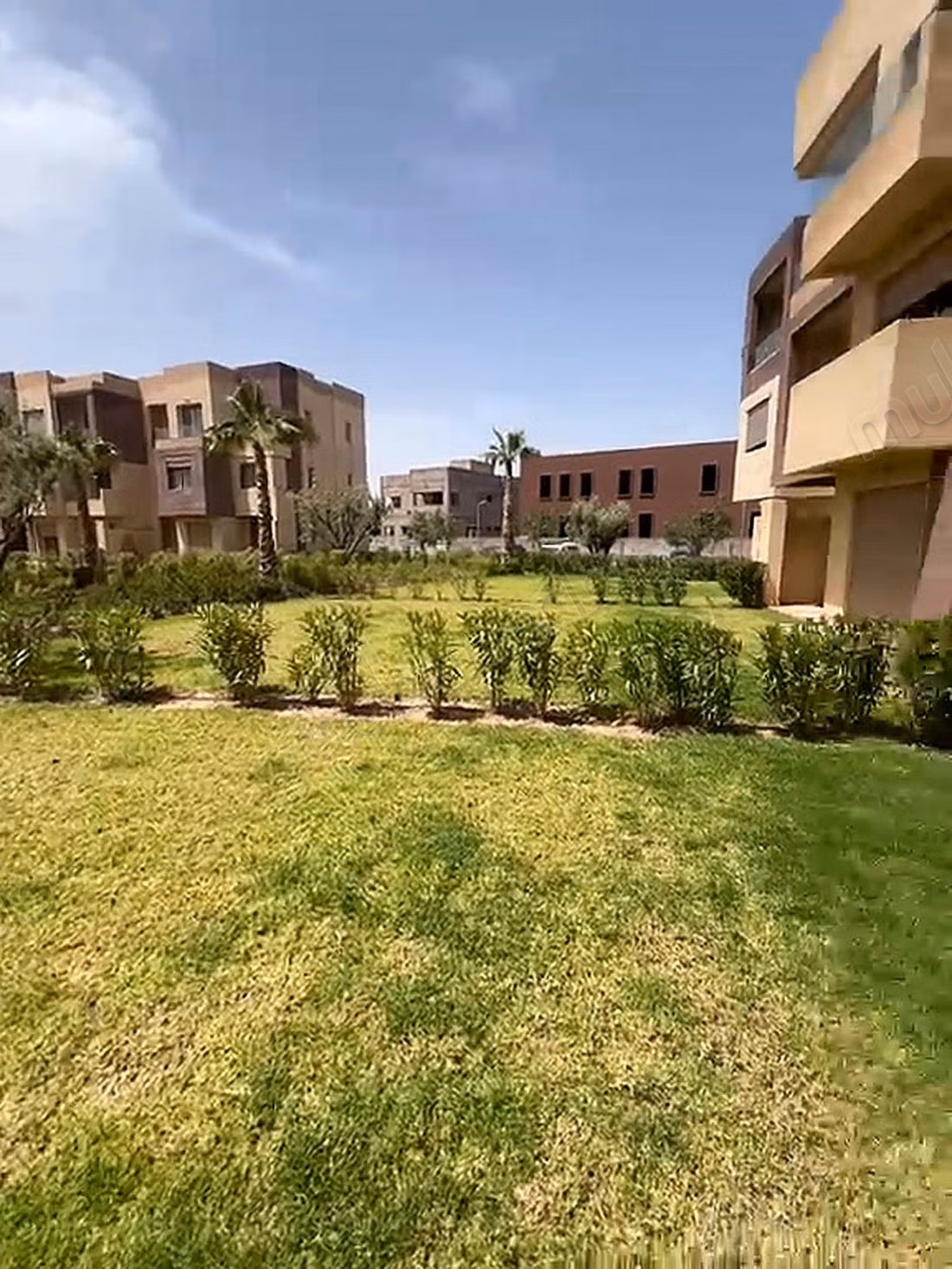 Apprt non meublé Rez de jardin à louer 
Prestigia