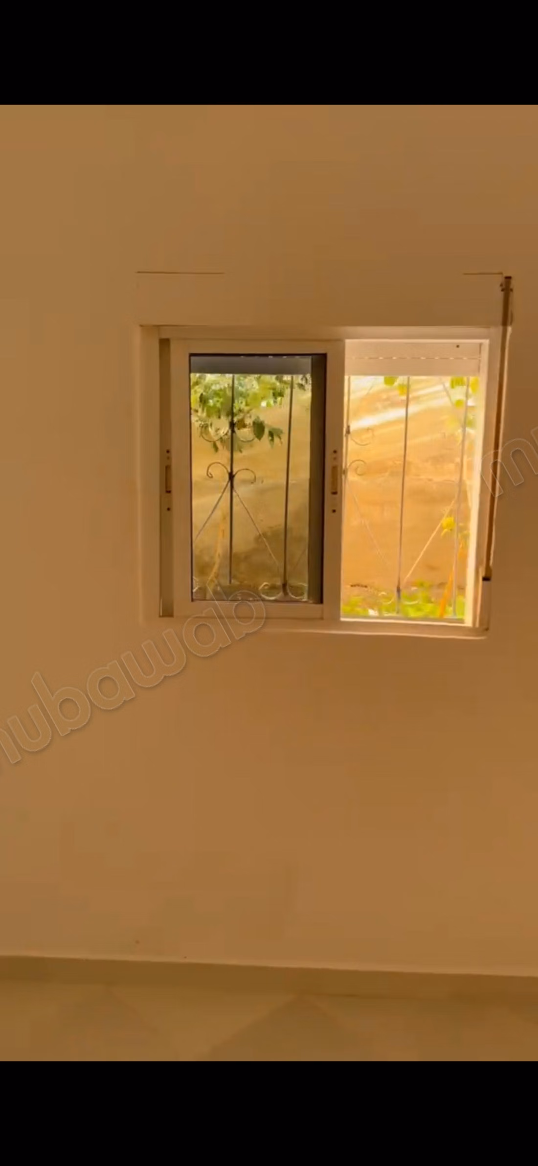 Maison de haut standing à vendre à Route Nationale Assilah.
Surface totale 282 m².
Parking et jardin