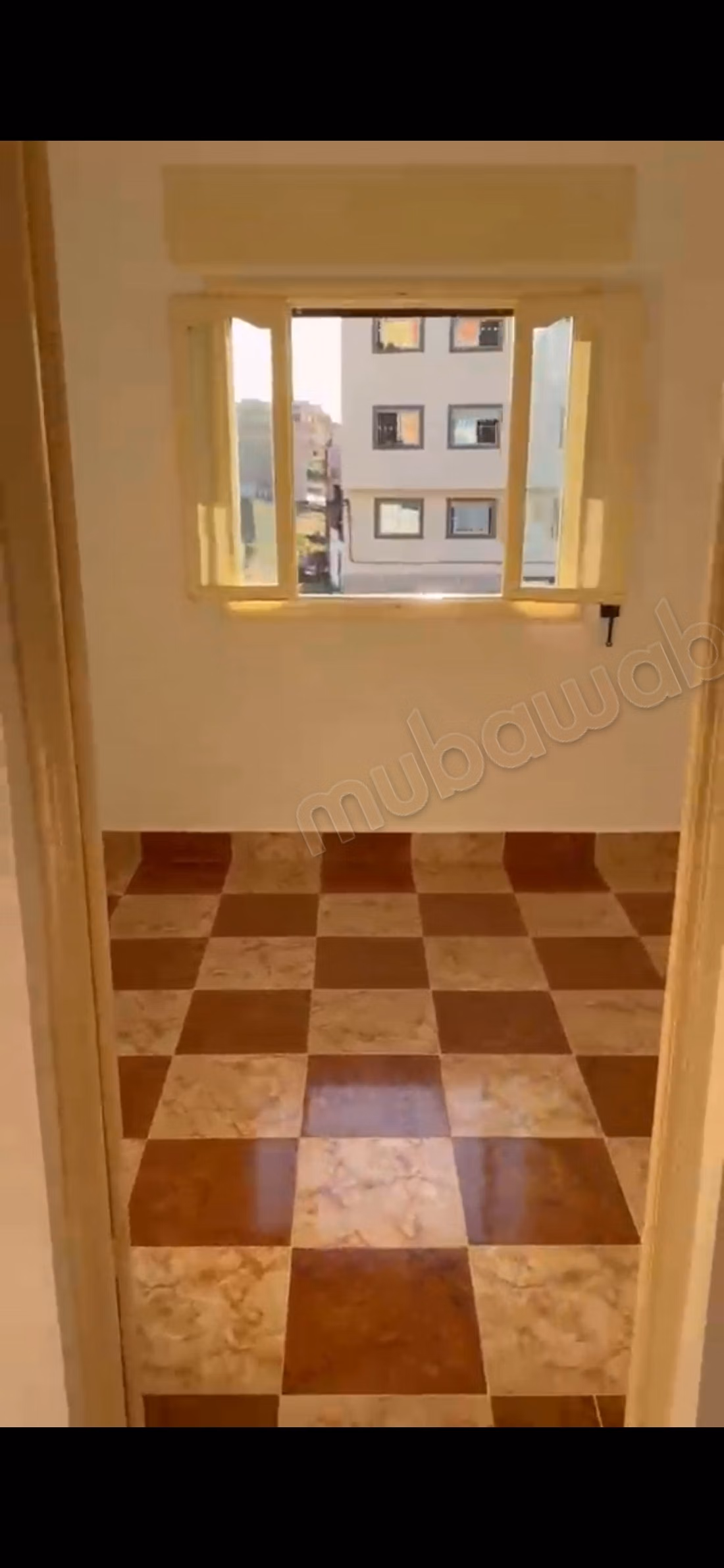 Maison de haut standing à vendre à Route Nationale Assilah.
Surface totale 282 m².
Parking et jardin