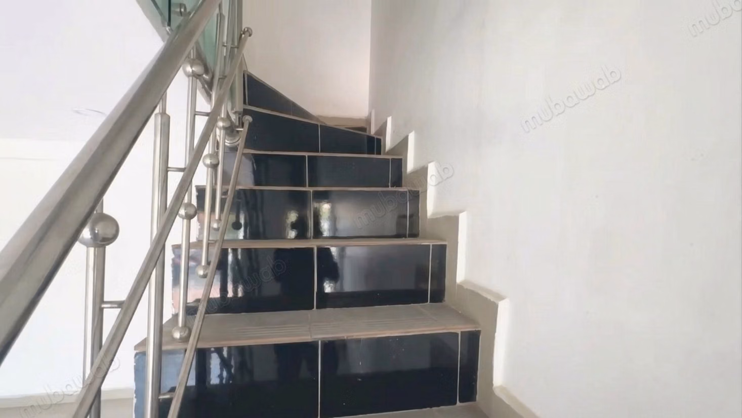 Magasin 22 m²  mezzanine 18 m² à vendre à Guéliz