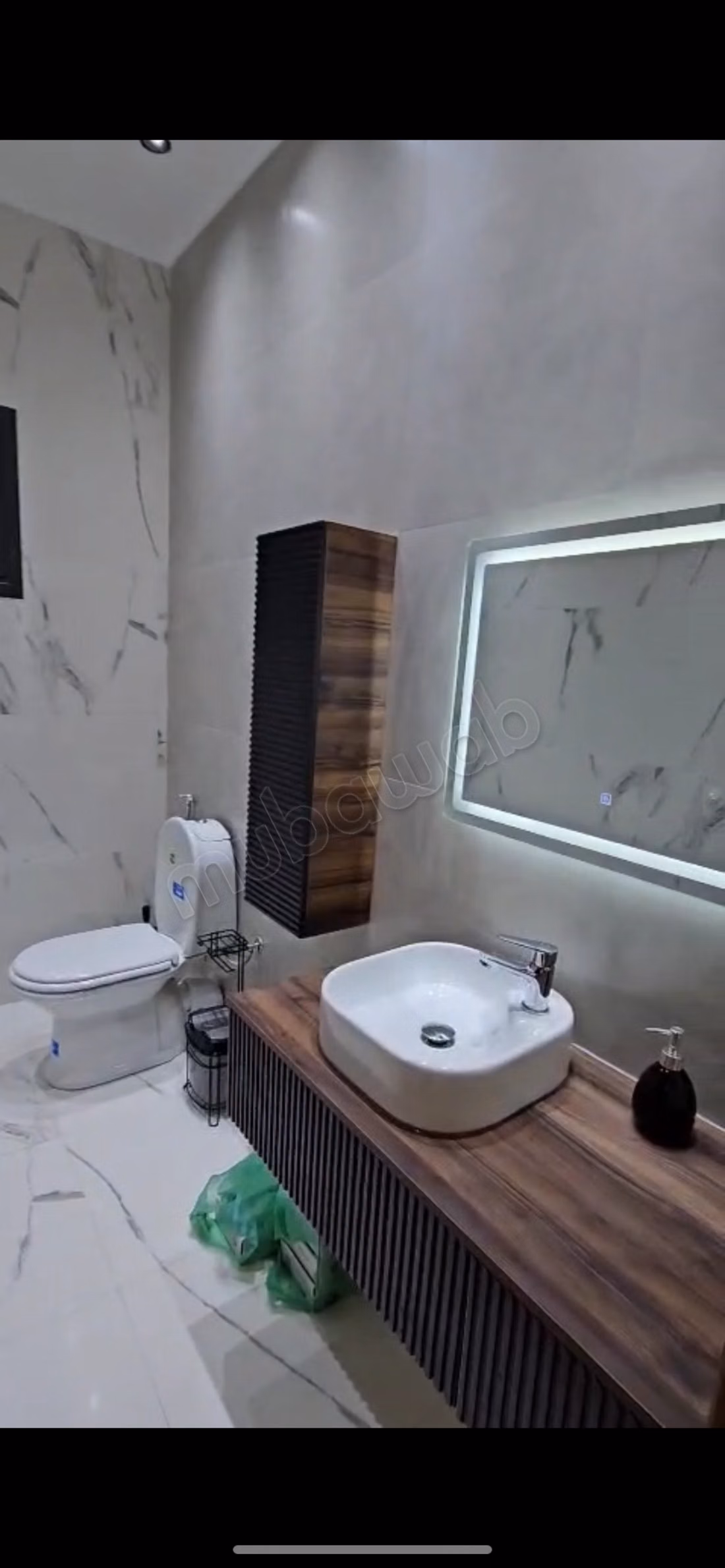 Un spacieux duplex de luxe. Meublé