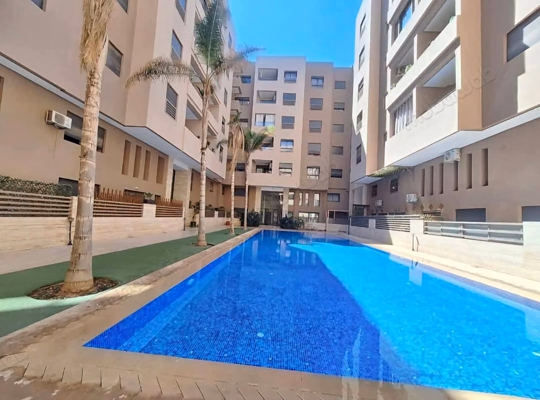 Apartamento en alquiler en Hivernage. Superficie 117 m². Servicio de conserjería, hermosa piscina