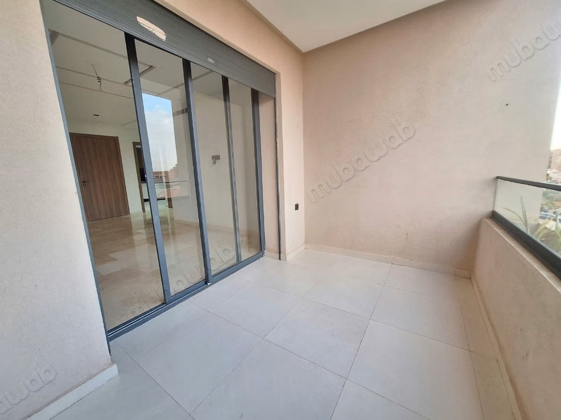 Apartamento en alquiler en Hivernage. Superficie 117 m². Servicio de conserjería, hermosa piscina
