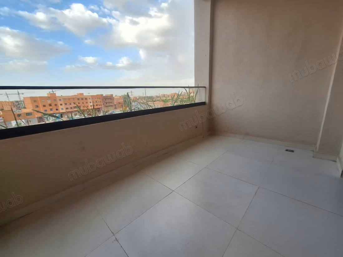 Apartamento en alquiler en Hivernage. Superficie 117 m². Servicio de conserjería, hermosa piscina