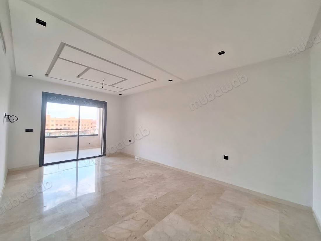 Apartamento en alquiler en Hivernage. Superficie 117 m². Servicio de conserjería, hermosa piscina