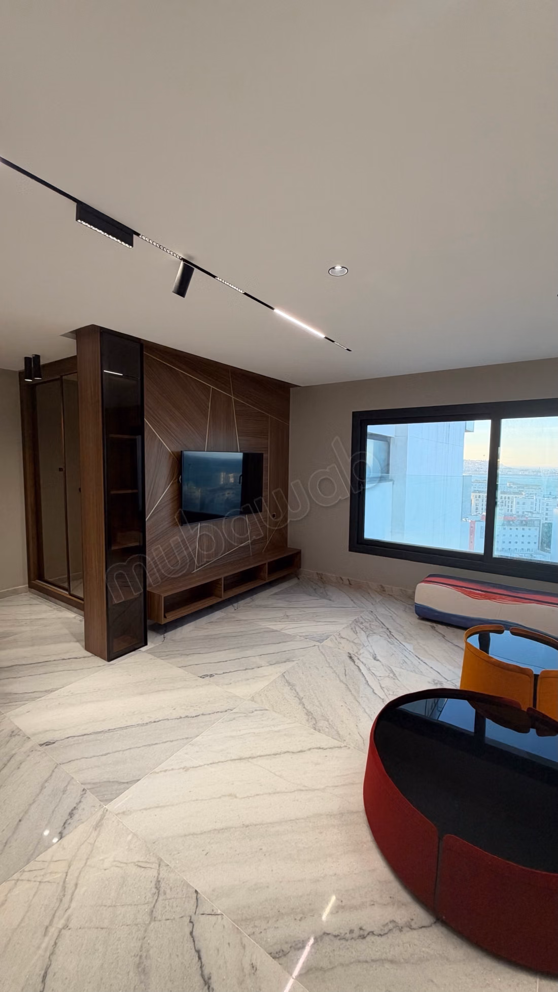A Louer: DUPLEX vide avec une vue imprenable sur mer et piscine