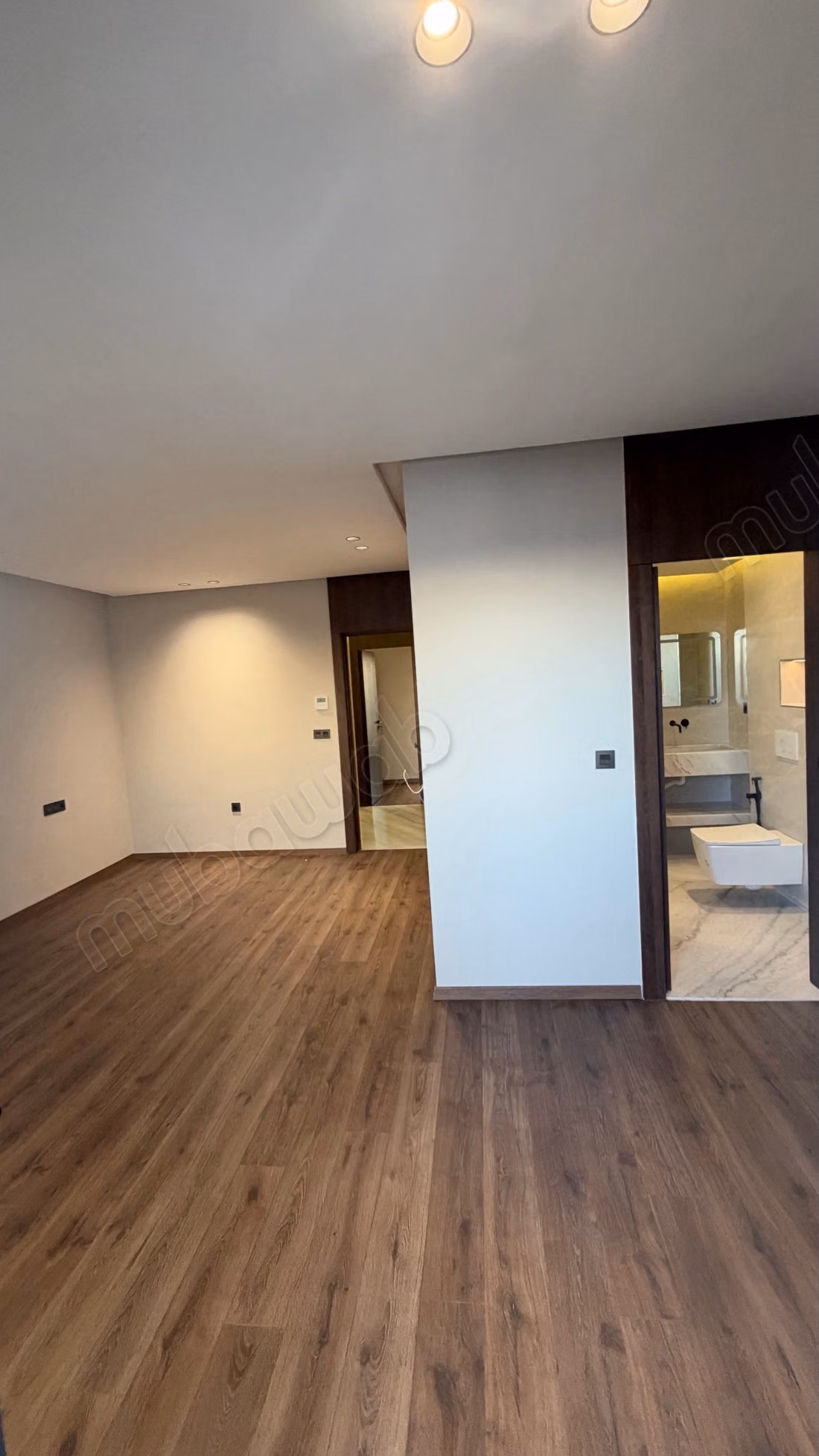 A Louer: DUPLEX vide avec une vue imprenable sur mer et piscine