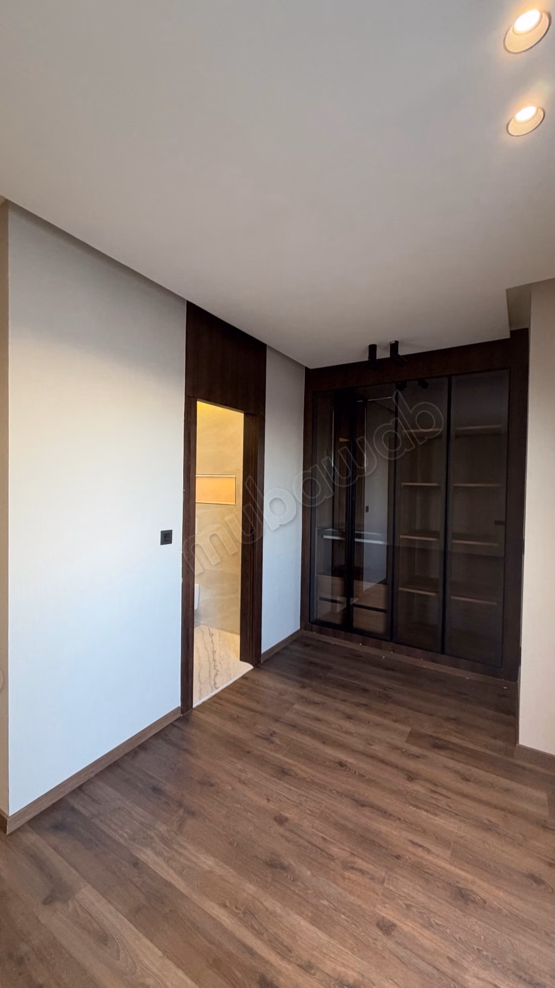 A Louer: DUPLEX vide avec une vue imprenable sur mer et piscine