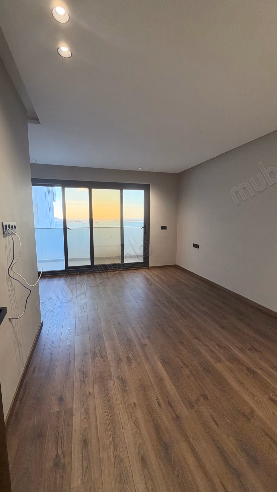 A Louer: DUPLEX vide avec une vue imprenable sur mer et piscine