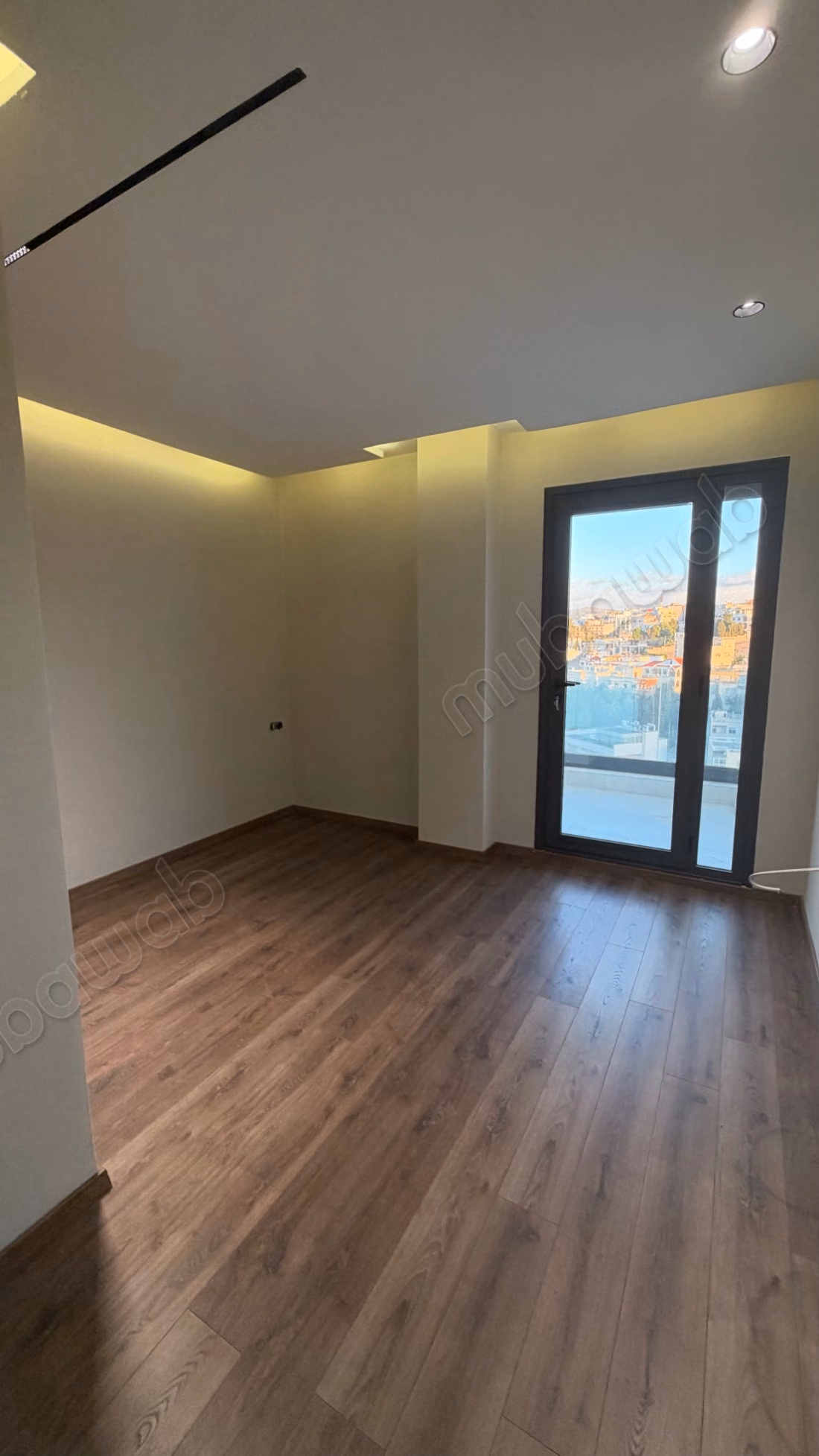 A Louer: DUPLEX vide avec une vue imprenable sur mer et piscine