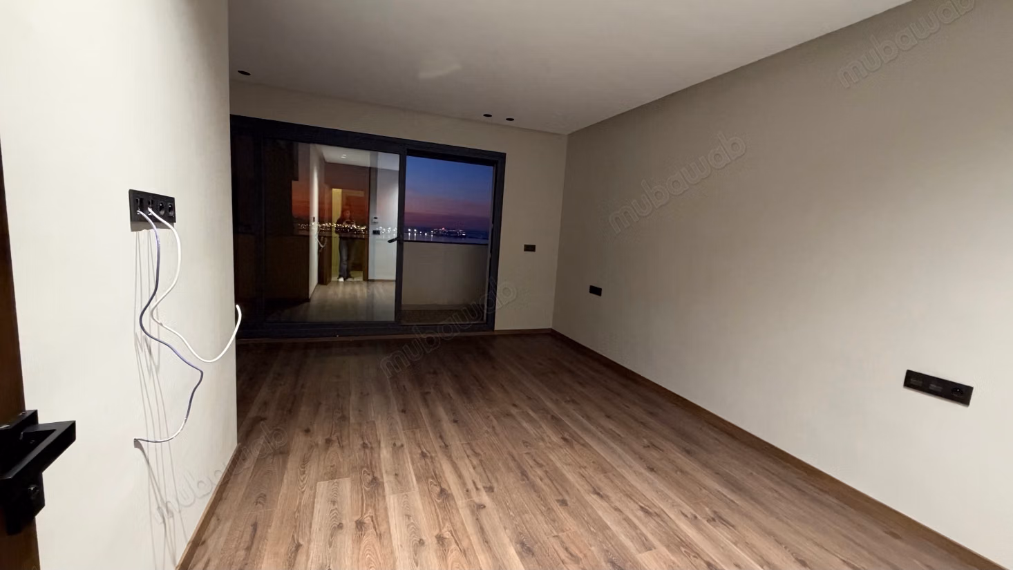 A Louer: DUPLEX vide avec une vue imprenable sur mer et piscine