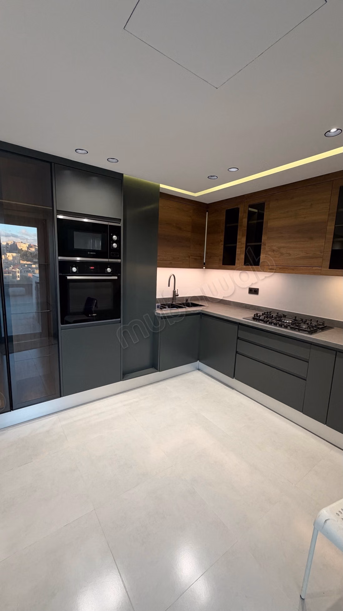 A Louer: DUPLEX vide avec une vue imprenable sur mer et piscine
