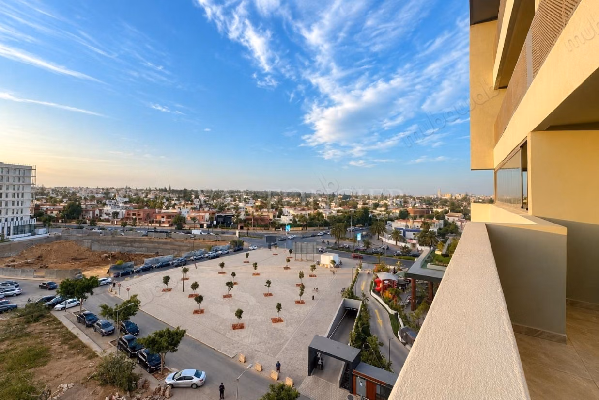 Location Grand studio meublé étage élevé avec terrasse sans vis à vis 
CFC, Casablanca
