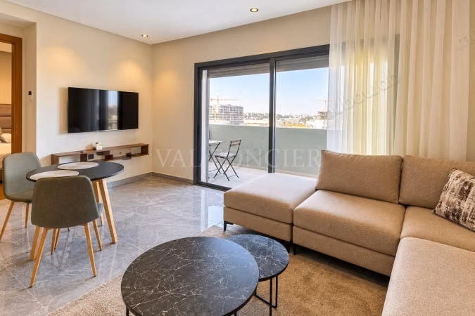 Location Grand studio meublé étage élevé avec terrasse sans vis à vis 
CFC, Casablanca