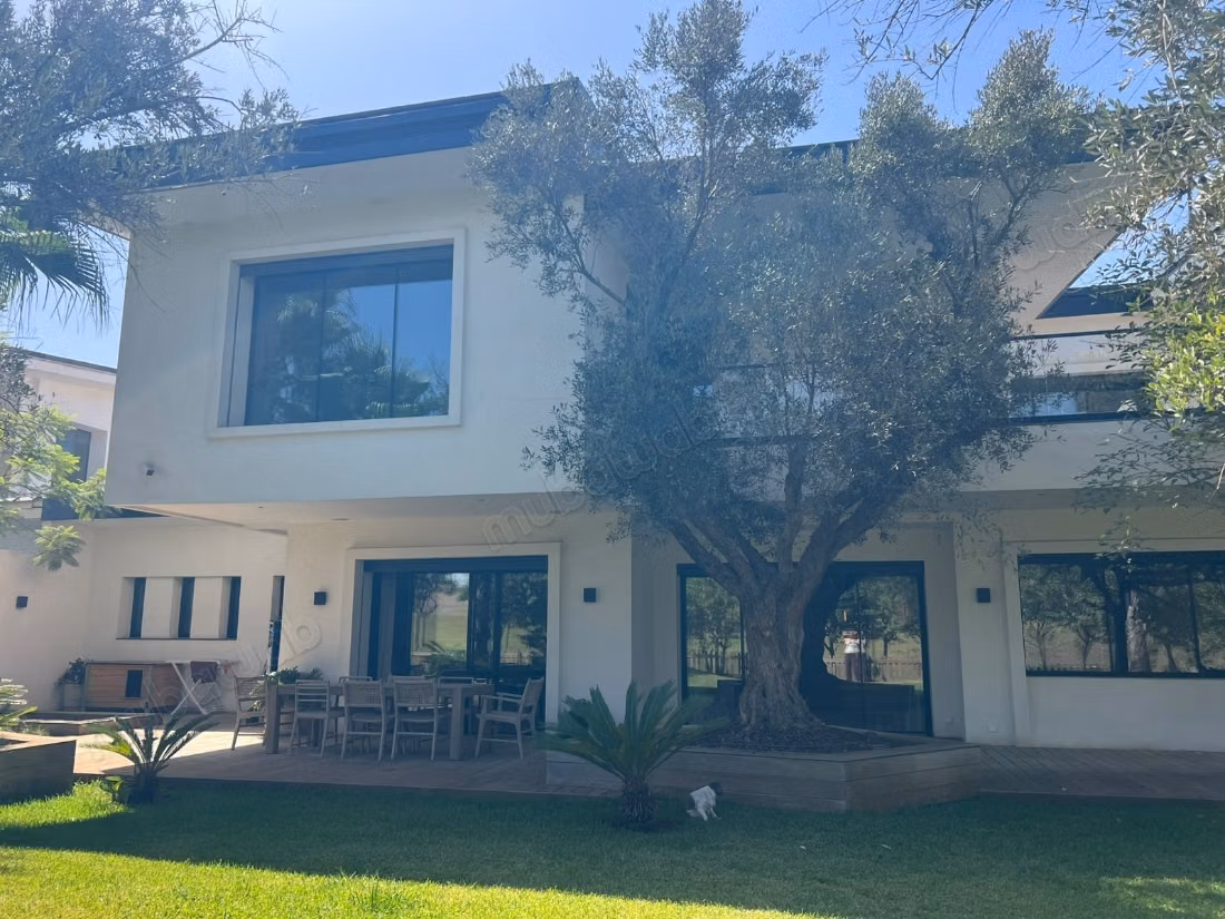 Maison de haut standing à vendre à Ville Verte.
Superficie 1 m²