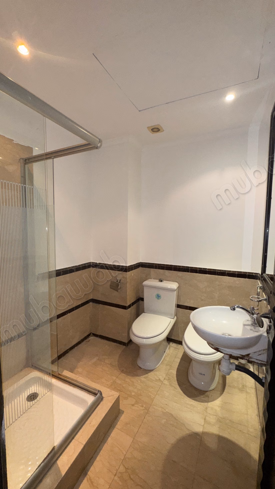 Superbe appartement à louer à Hivernage. 
4 pièces confortables. 
Piscine et service de Conciergerie