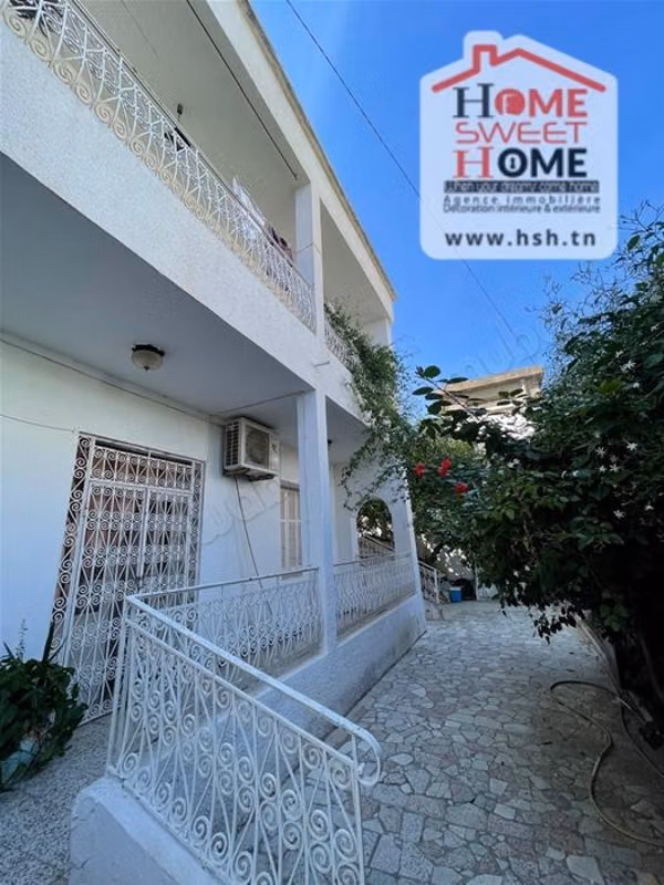 Villa Ronza à vendre à Ezzahra