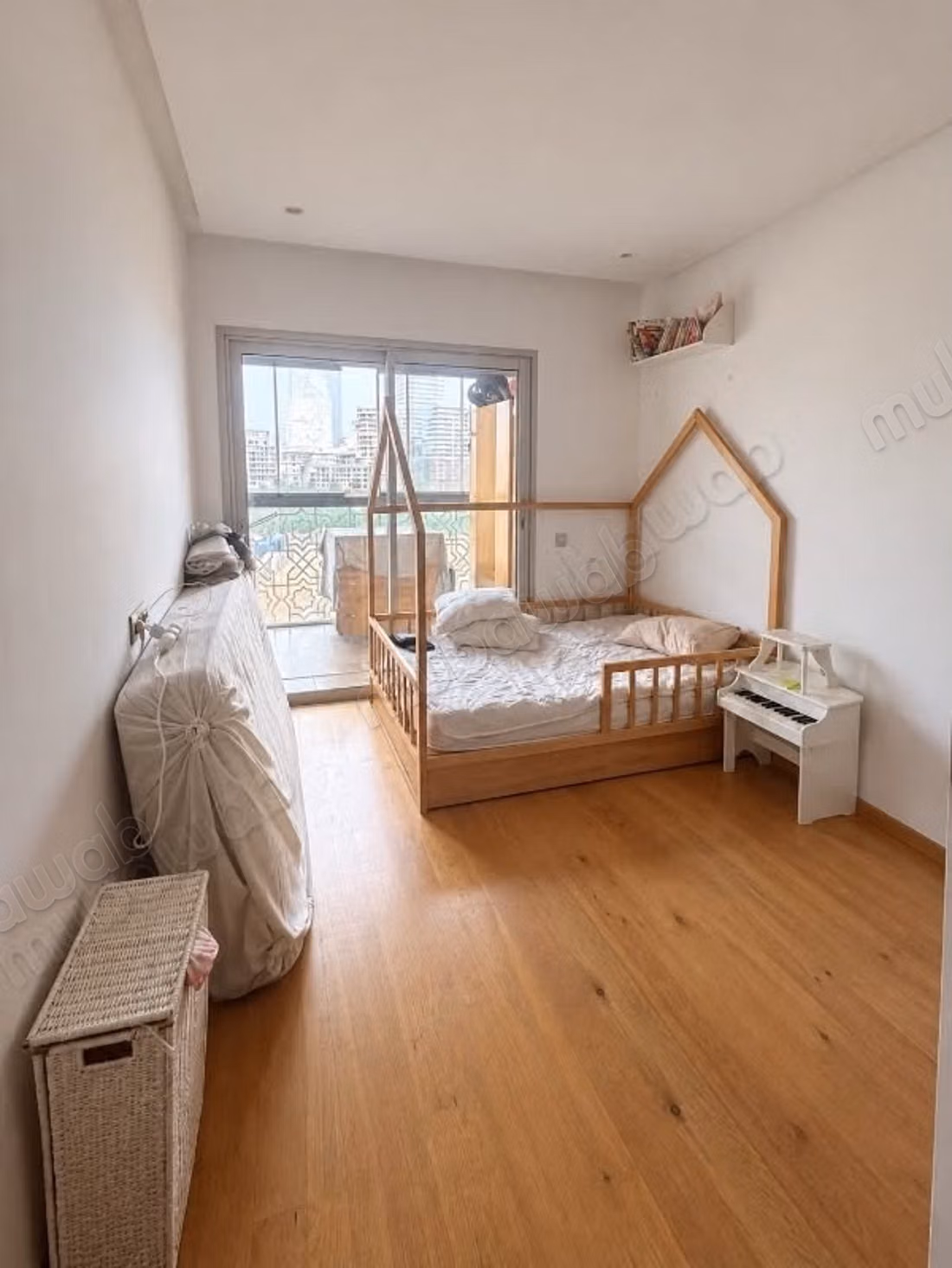 Appartement en location à Casablanca Finance City.
Superficie 190 m².
Meublé