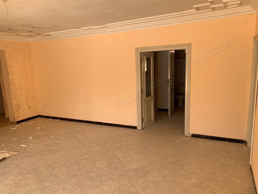 Villa sur Terrain Titré de 5 000 m² 
ROUTE FES