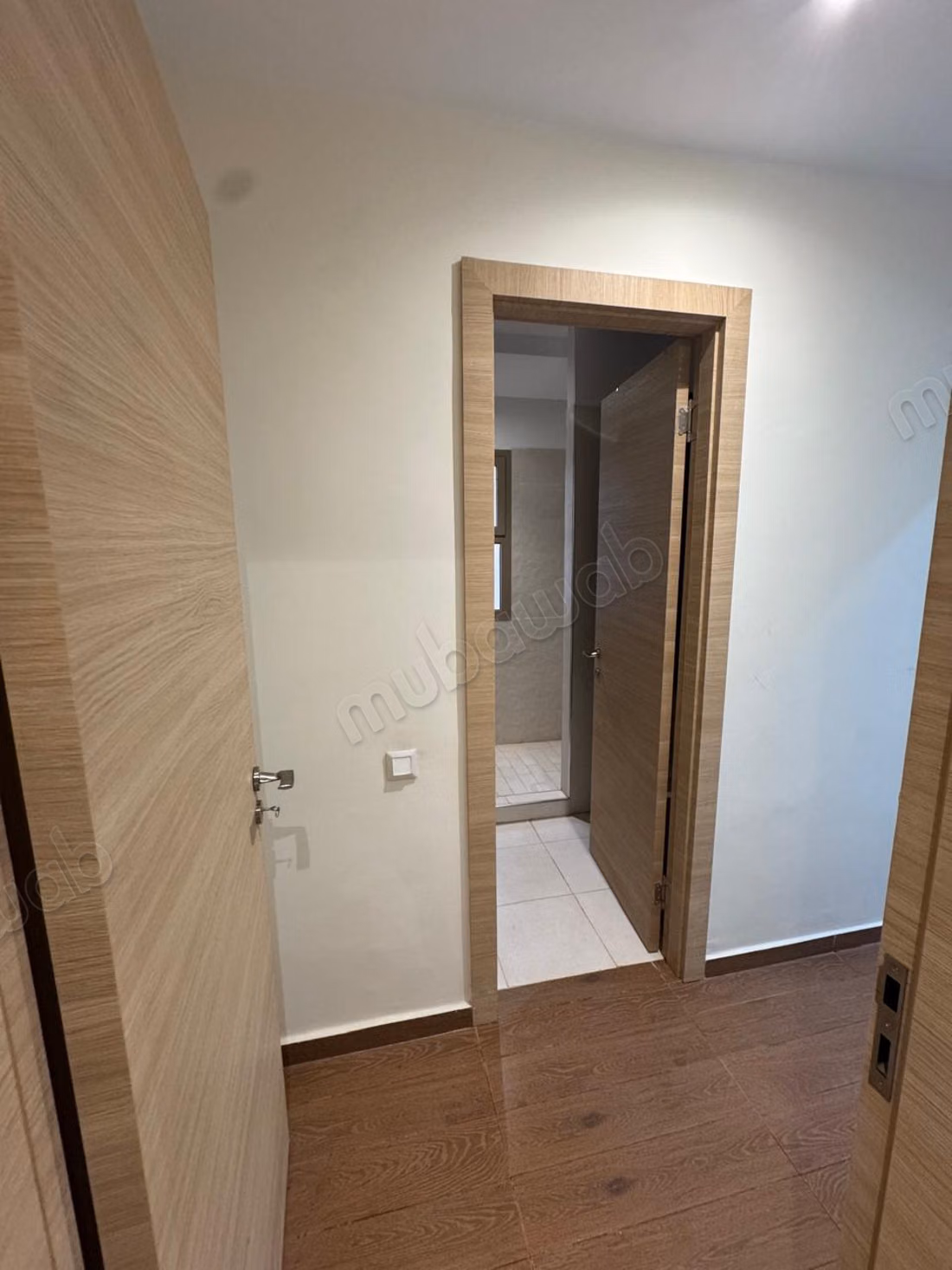 Appartement te huur op Boulevard Med 6. 3 grote kamers. Gemeubileerd