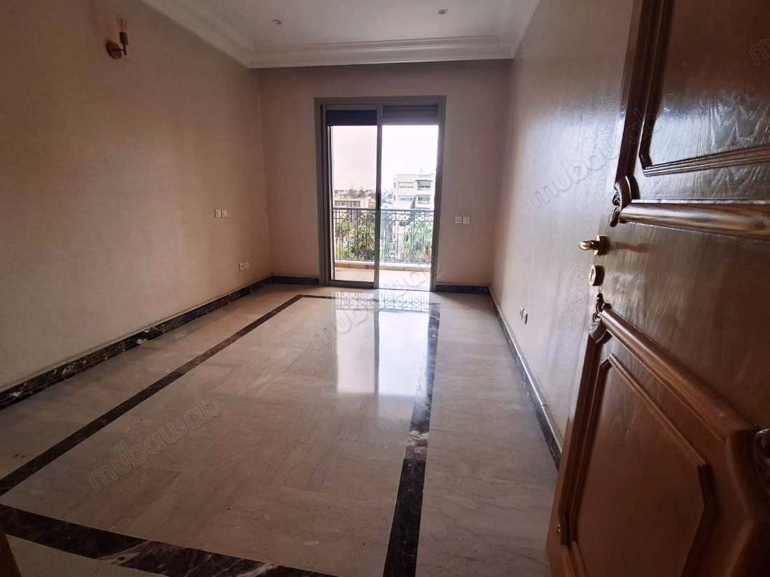 Bel appartement spacieux louer 
Hay riad