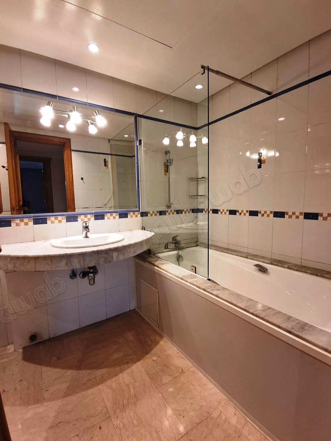 Bel appartement spacieux louer 
Hay riad