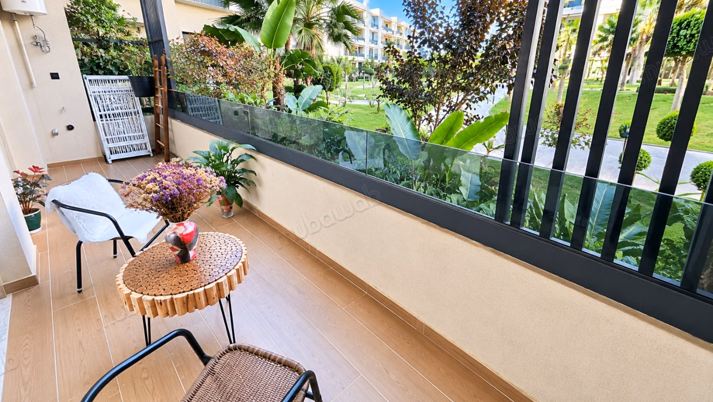Appartement rez de jardin meublé luxe à Californie