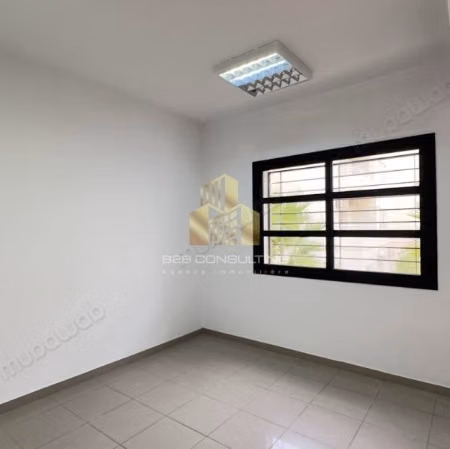 In affitto Ufficio H2 con parcheggio al Lago 2