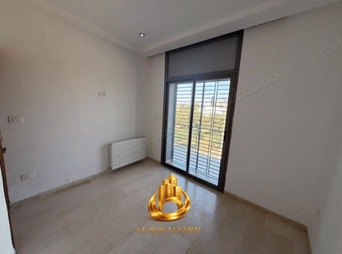 In Affitto Piano di Villa S3 a Cité Ennacim, Nabeul