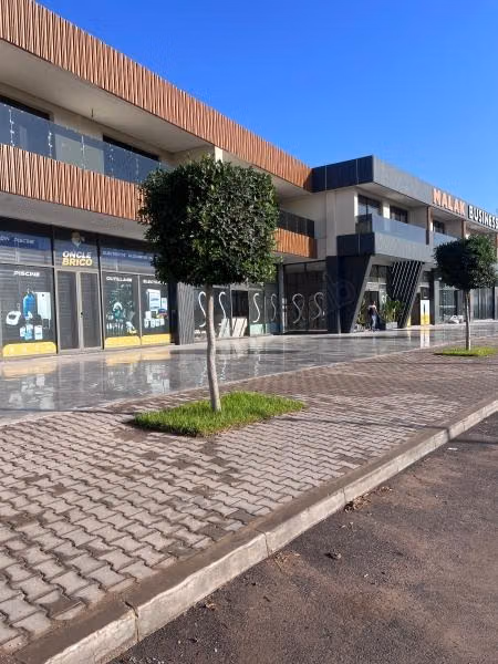 Beautiful offices for rent in Ville Verte. Area of 52 m². Air conditioning