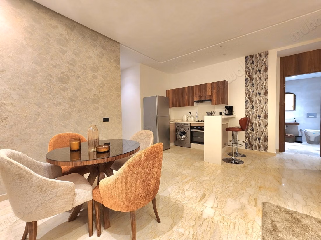 Location d'un appartement à Bourgogne Ouest. 
1 chambre. 
Meublé