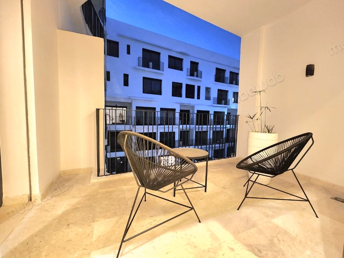 Location d'un appartement à Bourgogne Ouest. 
1 chambre. 
Meublé