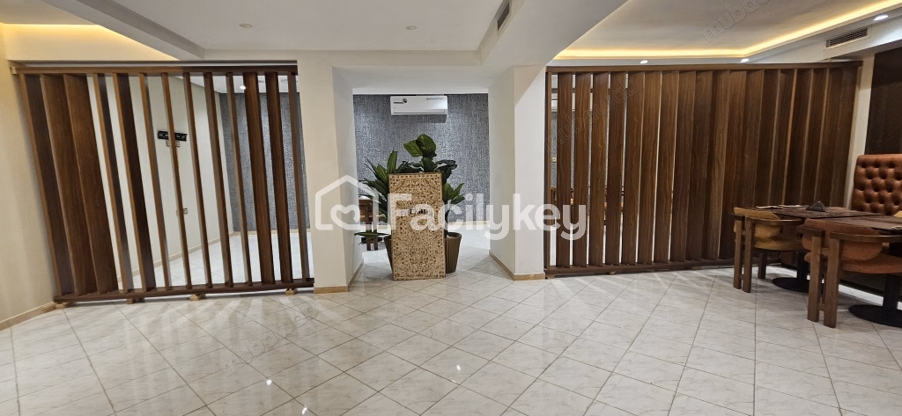 Local commercial de 230 m² à Casablanca