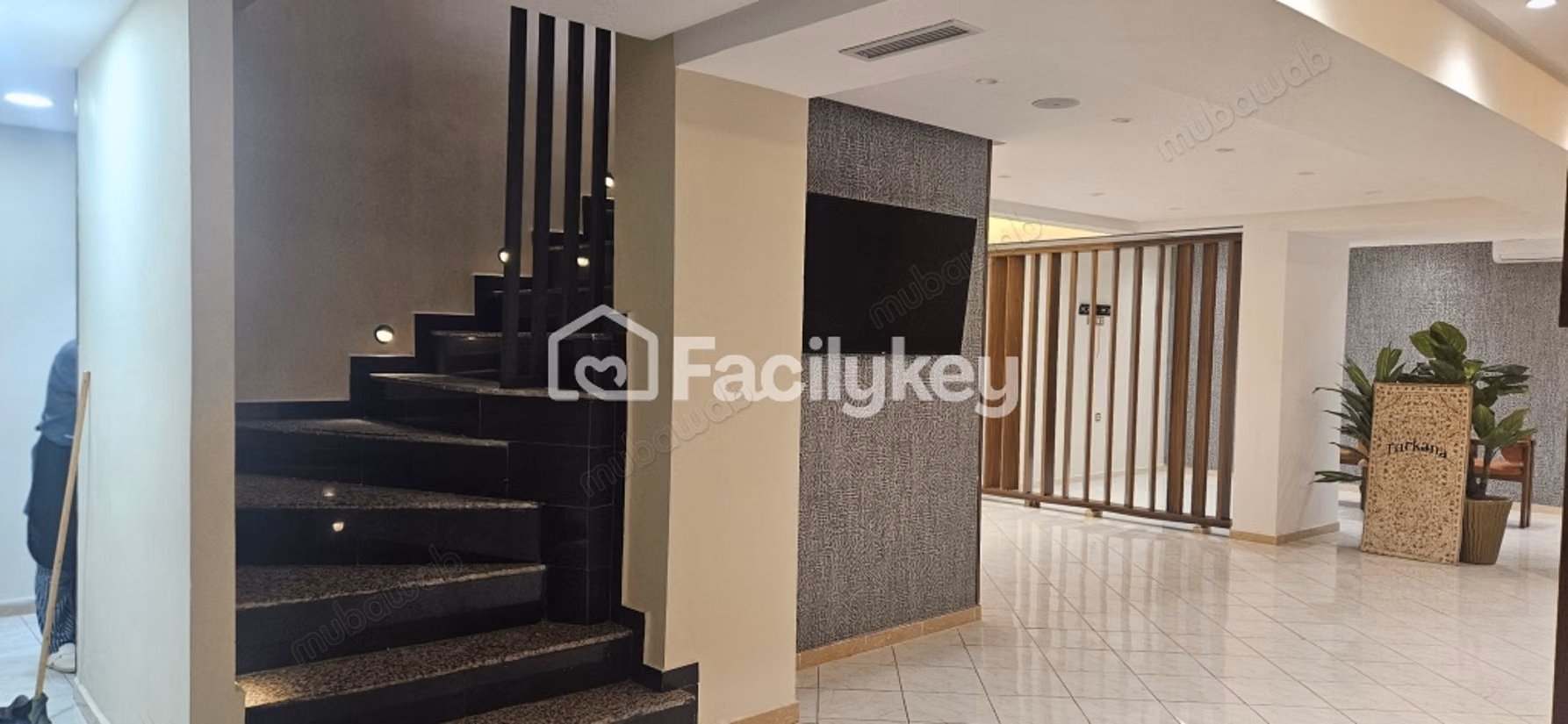 Local commercial de 230 m² à Casablanca