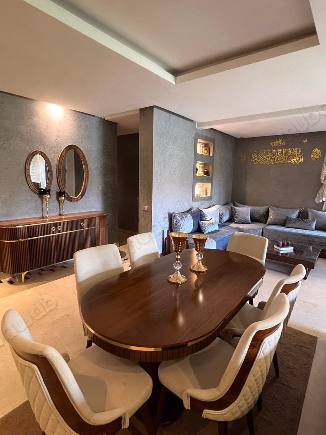 Appartements à louer sur le Boulevard Med 6. 3 chambres. Cheminée et gardien de résidence