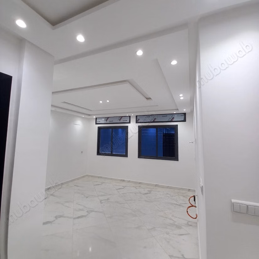 Appartement à l'achat à Tanja Balia. 3 pièces. Ascenseur balcon petit bâtiment