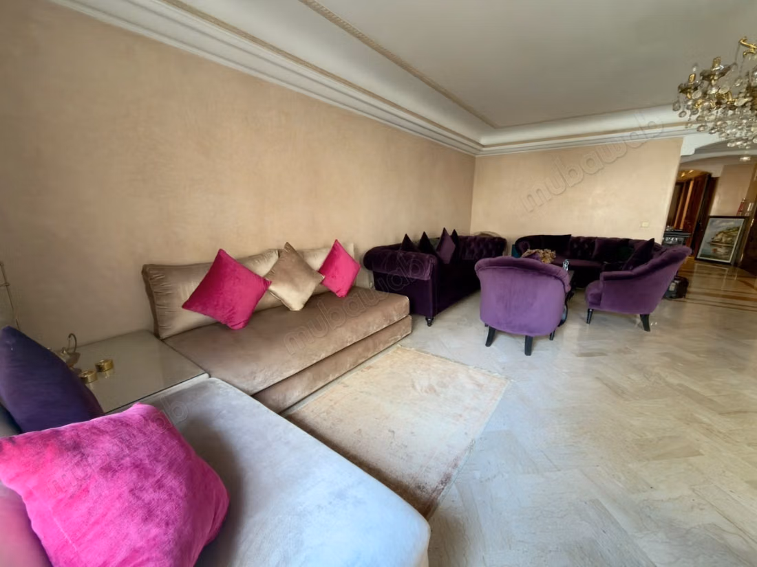 À VENDRE Appartement de prestige au Triangle d’Or