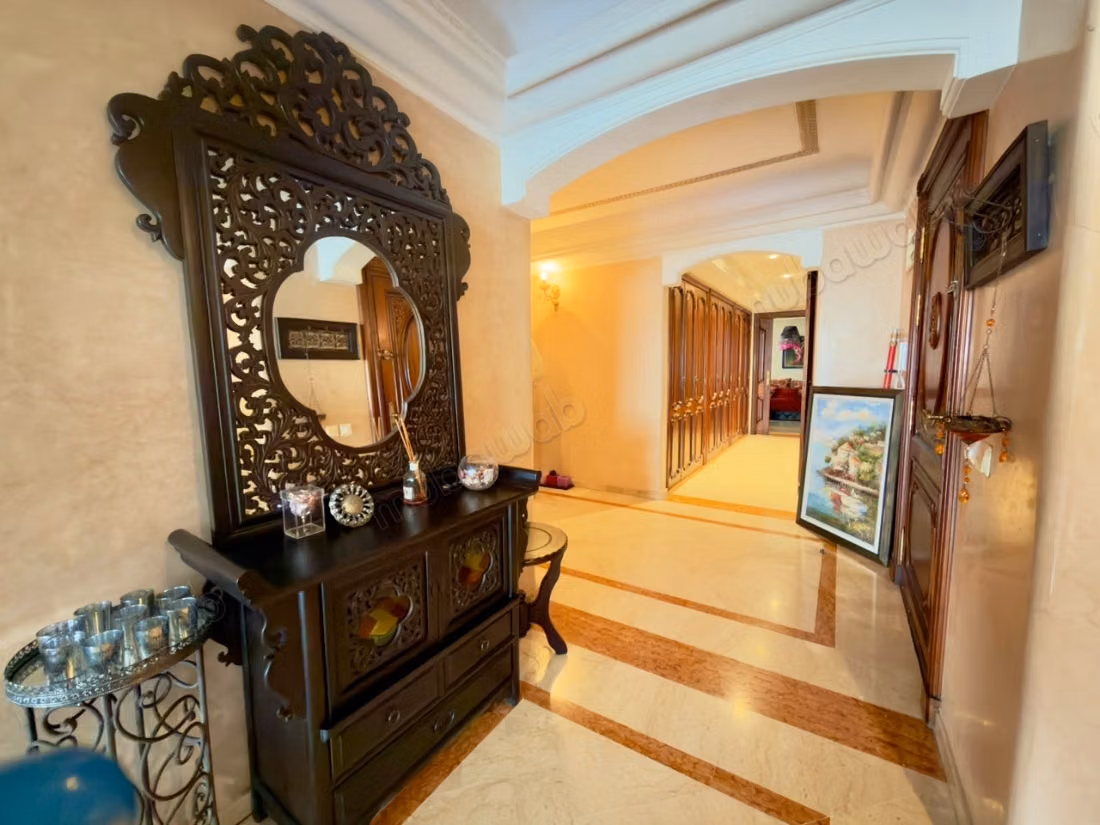 À VENDRE Appartement de prestige au Triangle d’Or