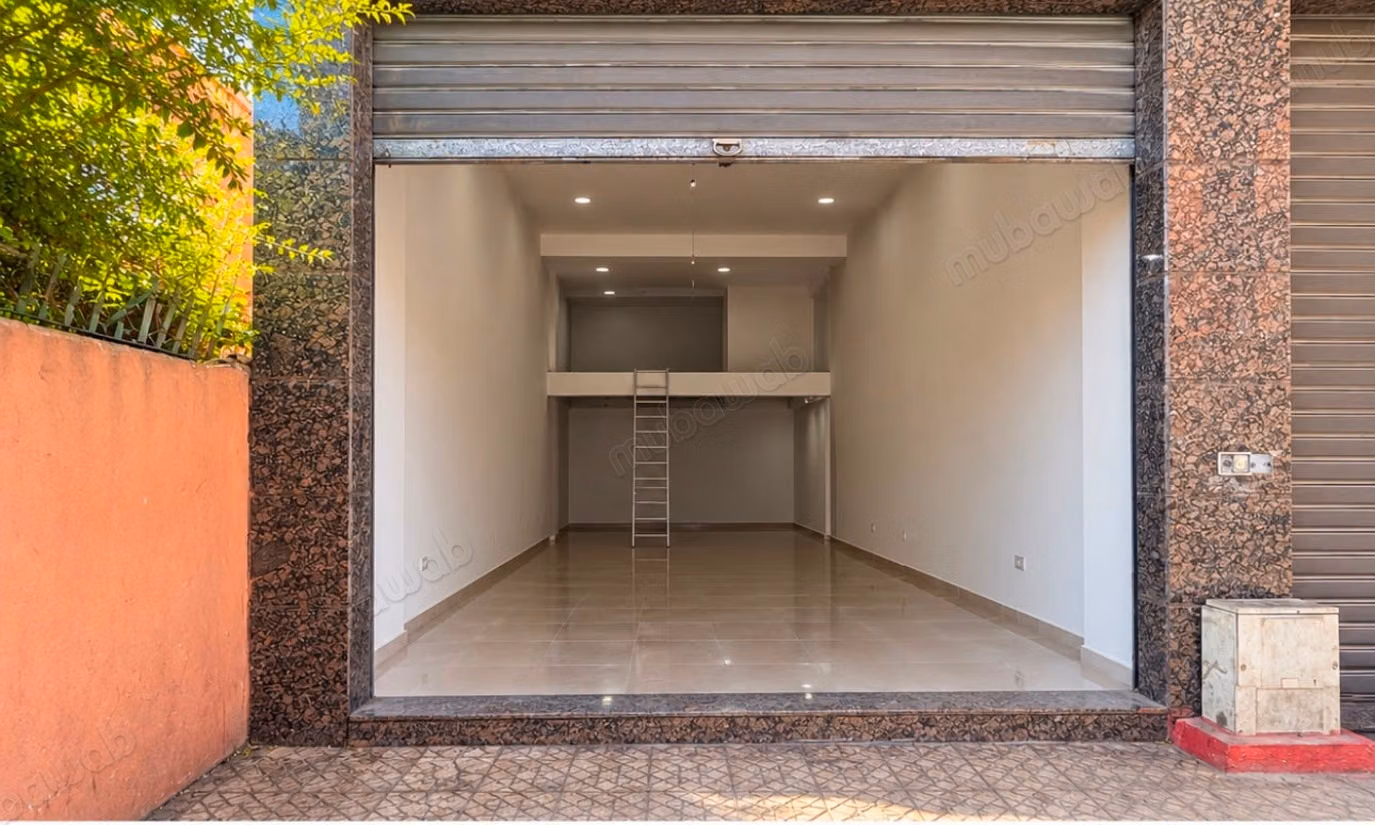 Beau local à vendre à Guéliz. Superficie 46 m². Résidence avec concierge, climatisation générale