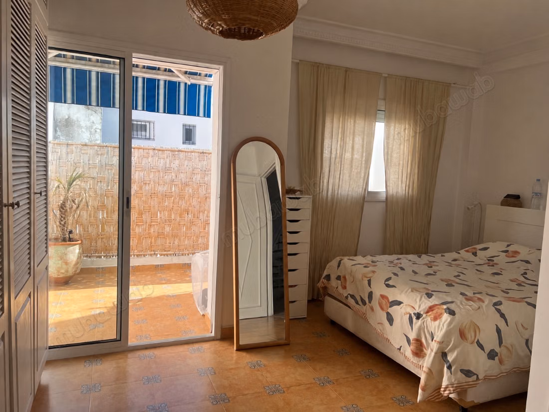 Suite Privata in Casa Condivisa di 3 Piani, Hassan