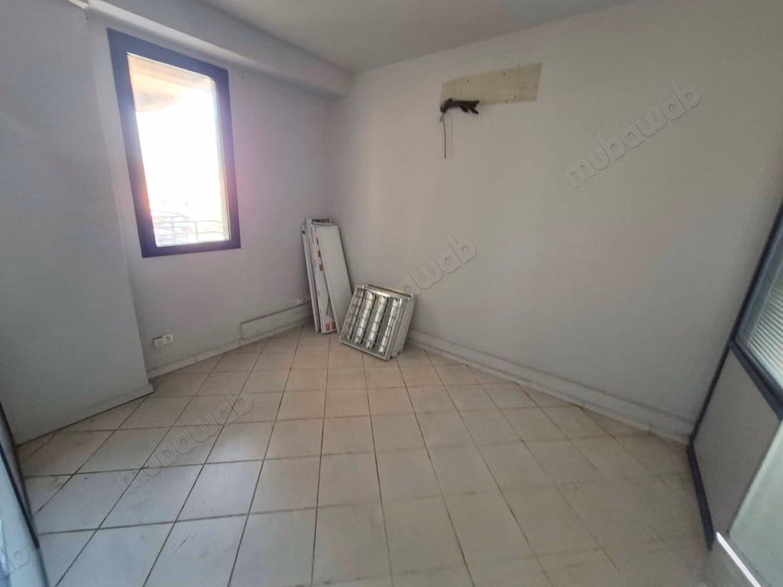 Bureaux à louer à Guéliz. 
Superficie 100 m²