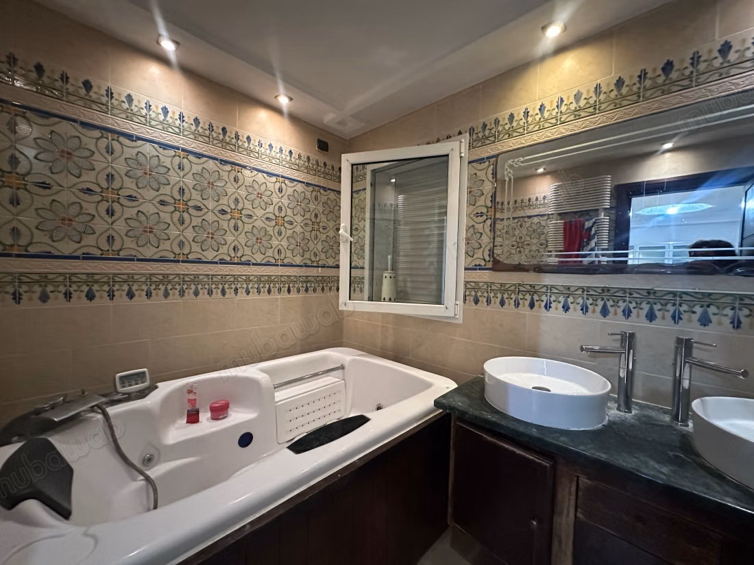 Louez votre maison à Les Berges Du Lac 2.6 pièces confortables. Fenêtres avec double vitrage et porte blindée